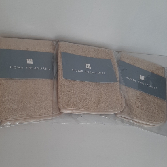 Home Treasures Izmar Face Towels Candlelight (set of 3) - Picture 3 of 13